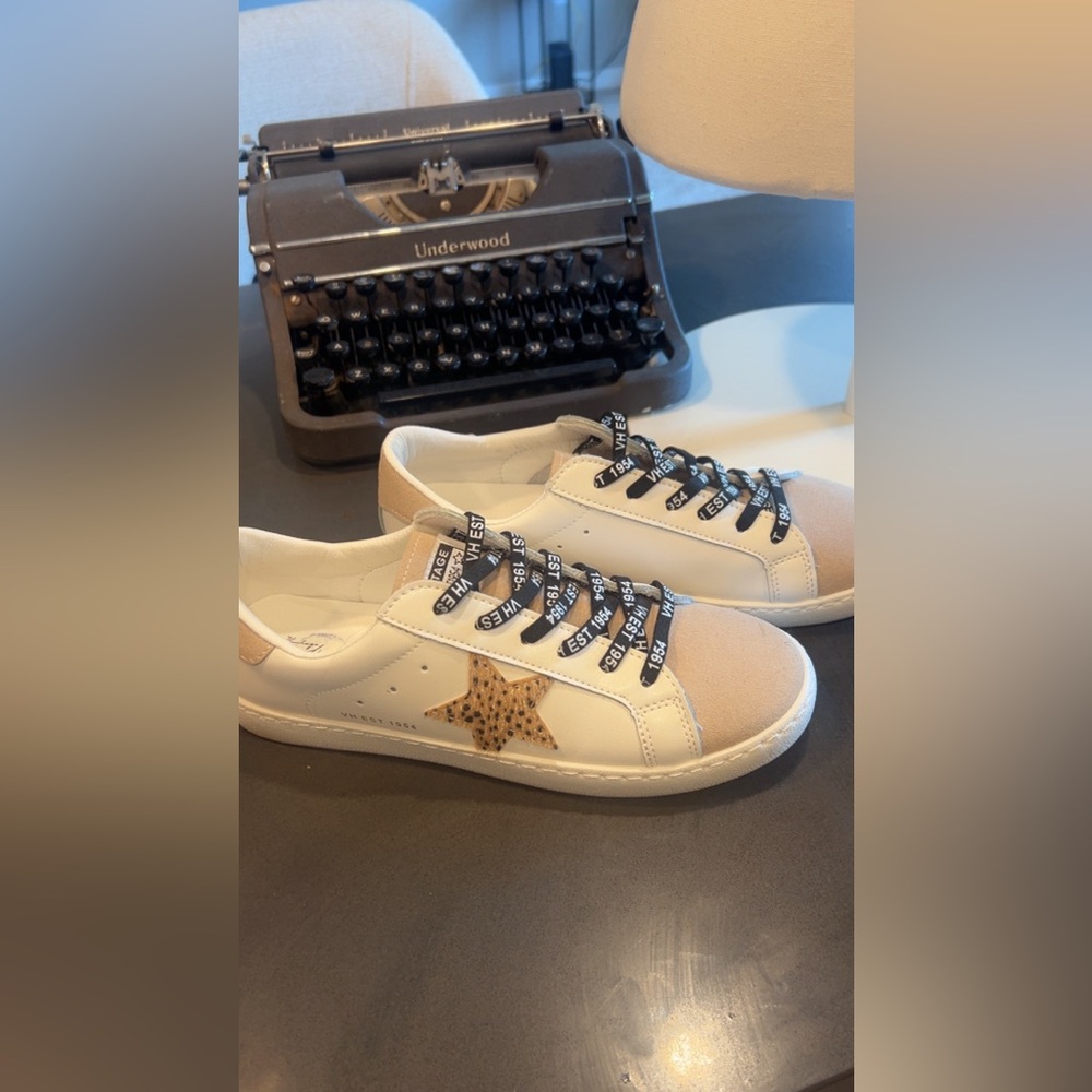 7 1/2 Vintage Havanas White and Tan